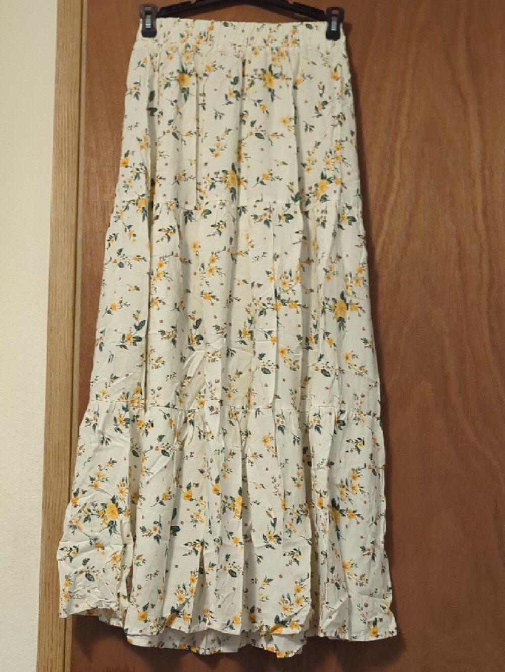 shosho Cream Maxi Skirt with Yellow Floral Print - Picture 12 of 16